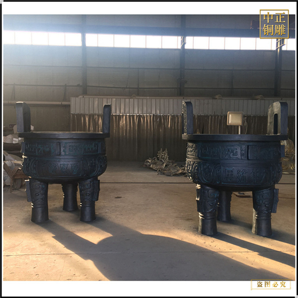 仿古青銅鑄造三足圓鼎.jpg 仿古青銅鑄造三足圓鼎.jpg